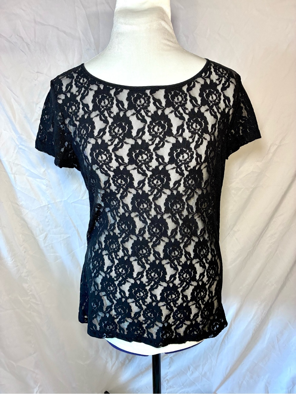 Black Lace Short-Sleeve Women's Top